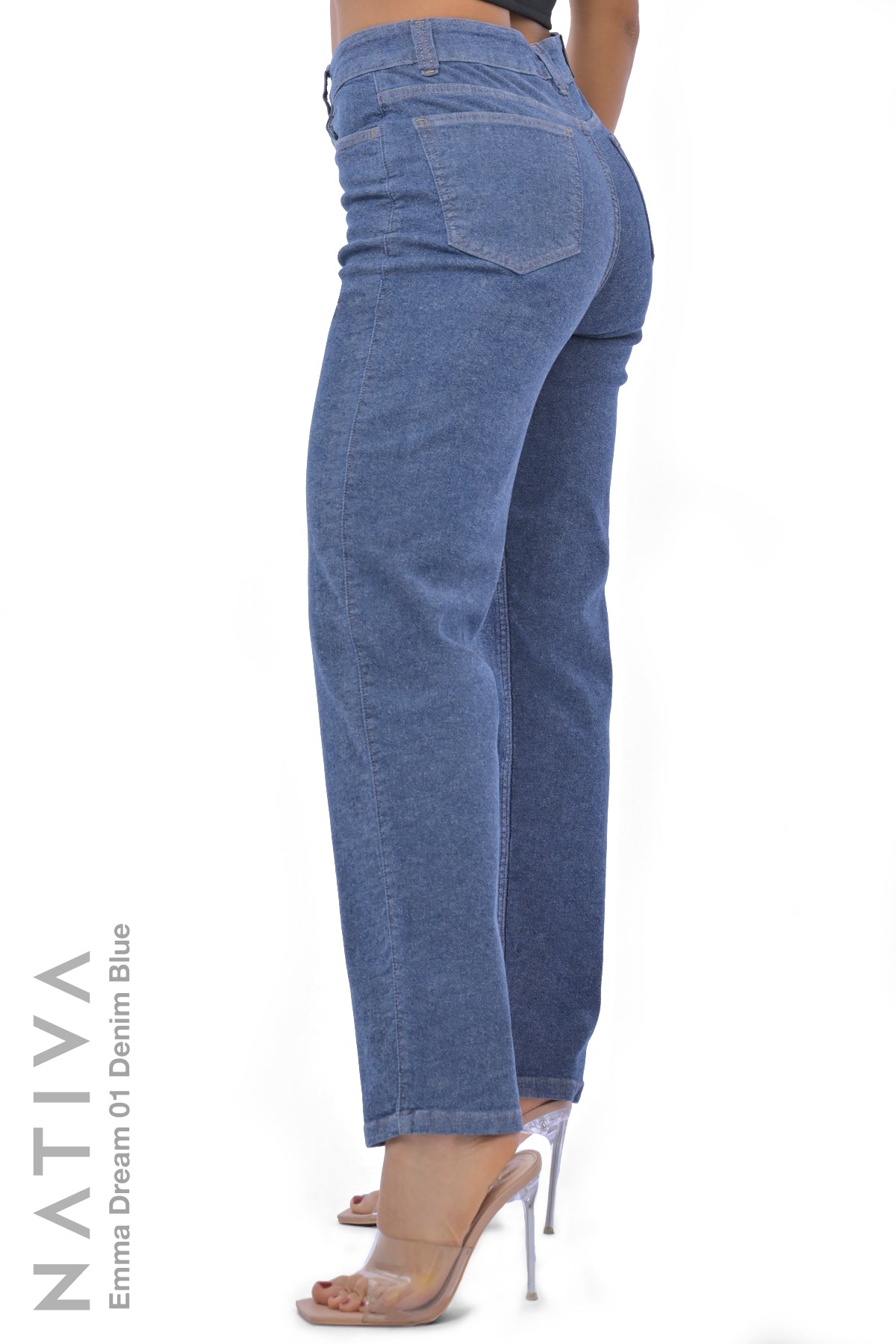 STRAIGH JEANS, EMMA DREAM 01 DENIM BLUE. Talle Alto. Con tejidos ESFD (Extreme Stretch Flattering Denim). Cintura Ajustable PERFECT FIT®