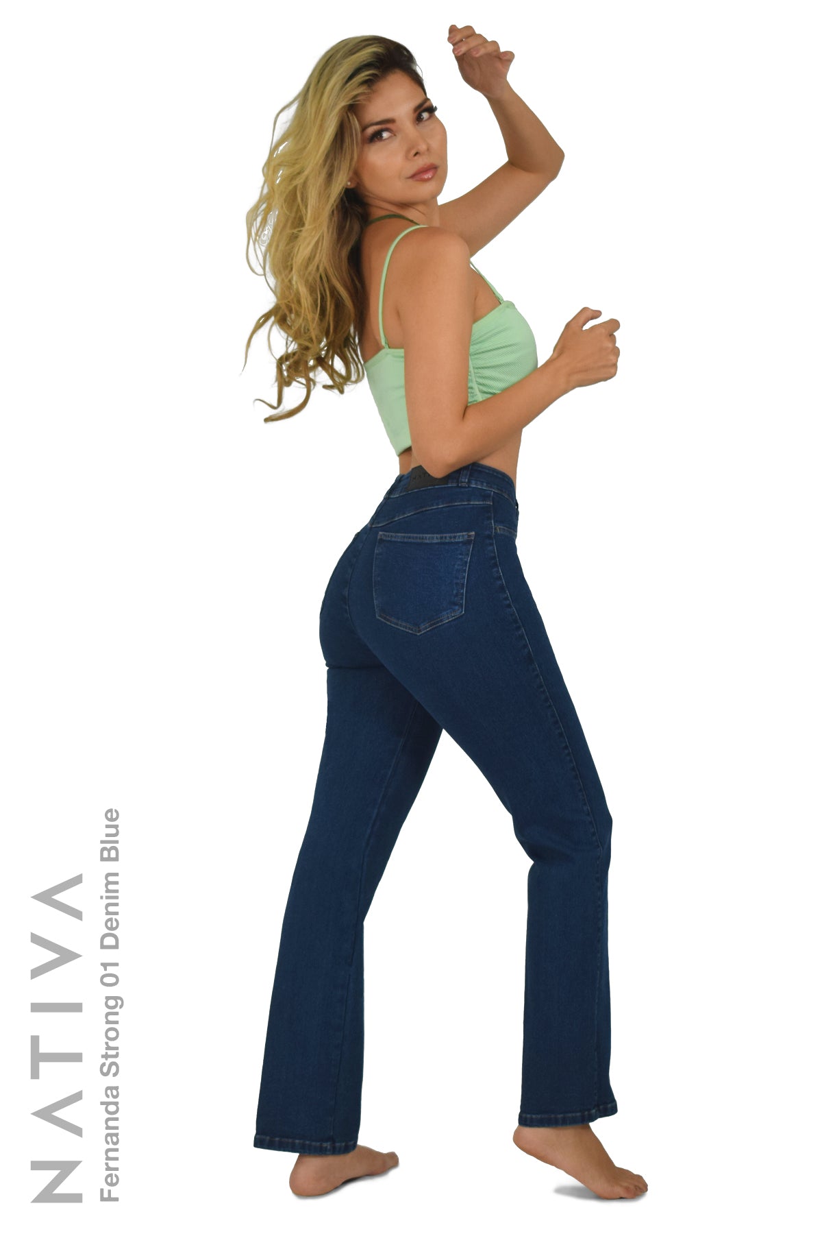STRAIGHT JEANS, FERNANDA STRONG 01 DENIM BLUE. Talle Alto. Con tejidos ESFD (Extreme Stretch Flattering Denim). Cintura Ajustable PERFECT FIT®