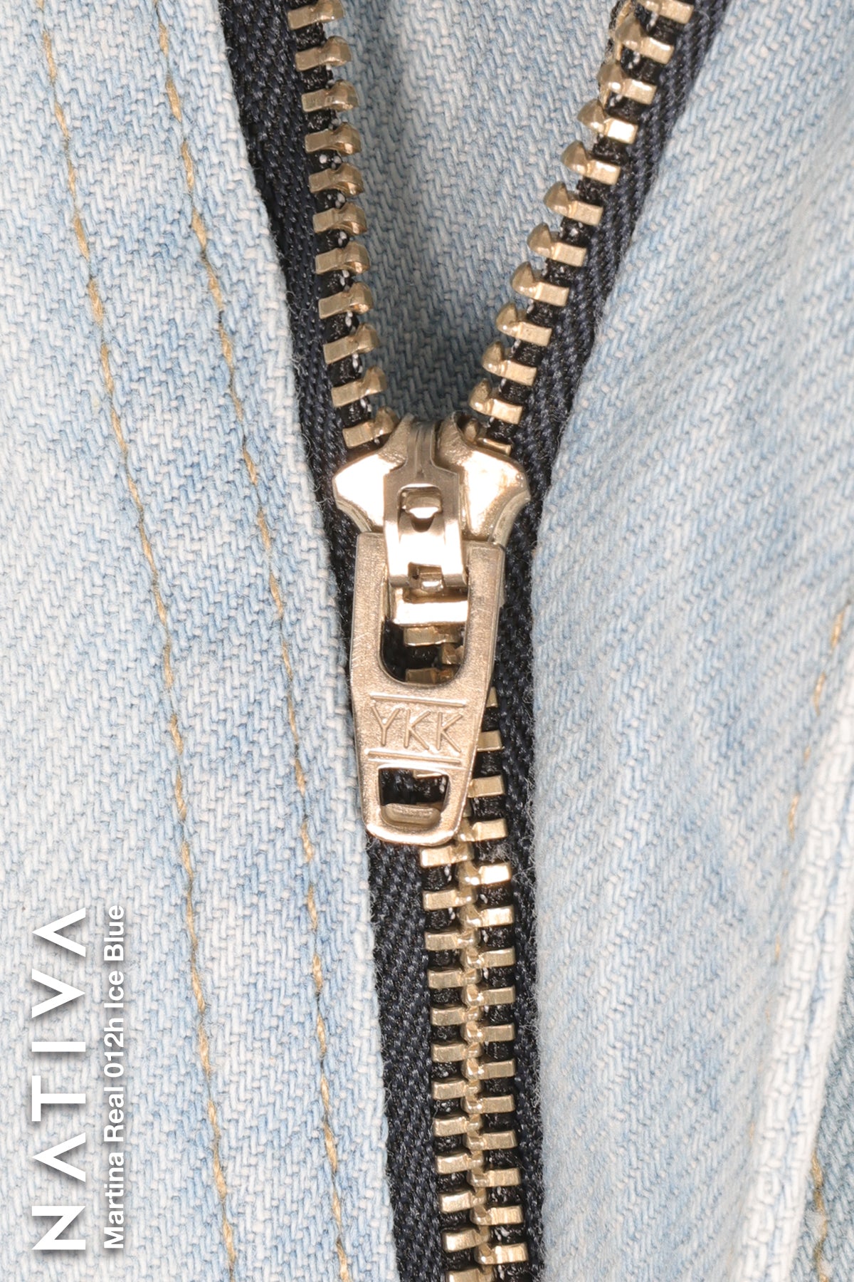 MOM JEANS TRUE DENIM, MARTINA REAL 012H ICE BLUE. Talle Alto. Alto Confort. 100% Algodón Nativo Virgen. Auténtico e Interminable. Cintura Ajustable PERFECT FIT®