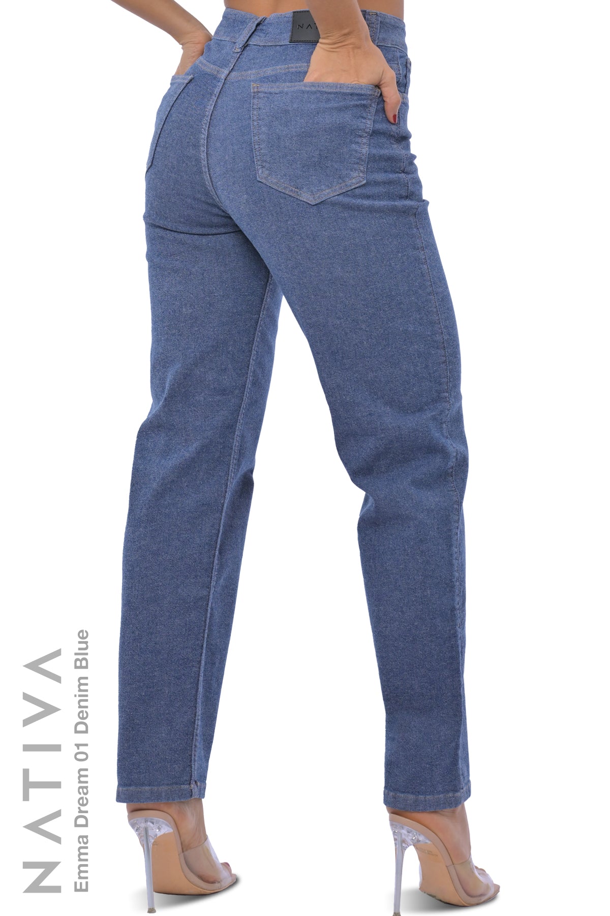STRAIGH JEANS, EMMA DREAM 01 DENIM BLUE. Talle Alto. Con tejidos ESFD (Extreme Stretch Flattering Denim). Cintura Ajustable PERFECT FIT®