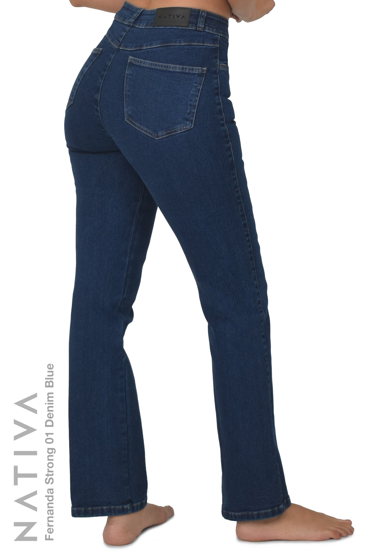 STRAIGHT JEANS, FERNANDA STRONG 01 DENIM BLUE. Talle Alto. Con tejidos ESFD (Extreme Stretch Flattering Denim). Cintura Ajustable PERFECT FIT®