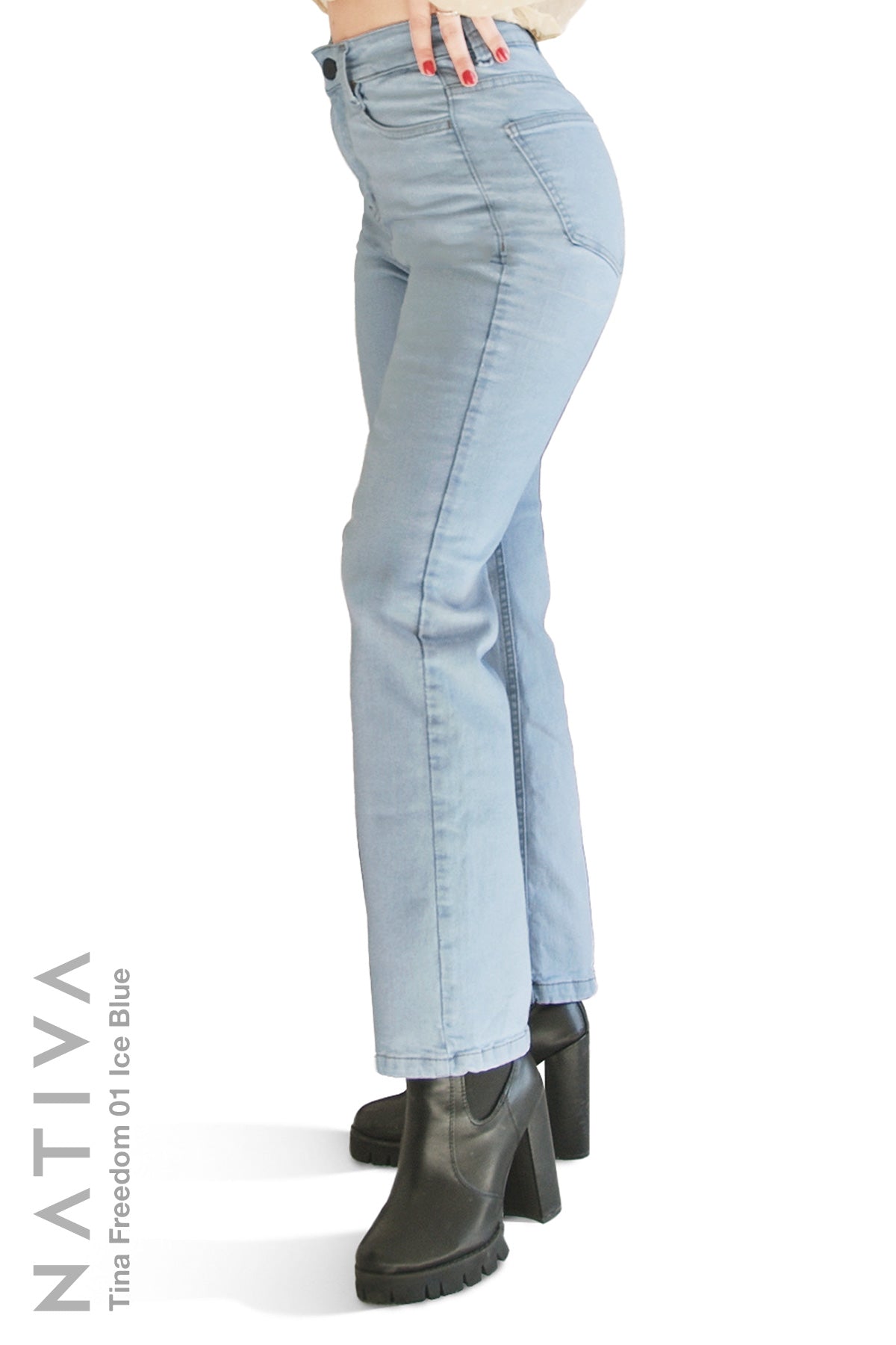 STRAIGHT JEANS, TINA FREEDOM 01 ICE BLUE. Talle Alto. Con tejidos ESFD (Extreme Stretch Flattering Denim). Cintura Ajustable PERFECT FIT®